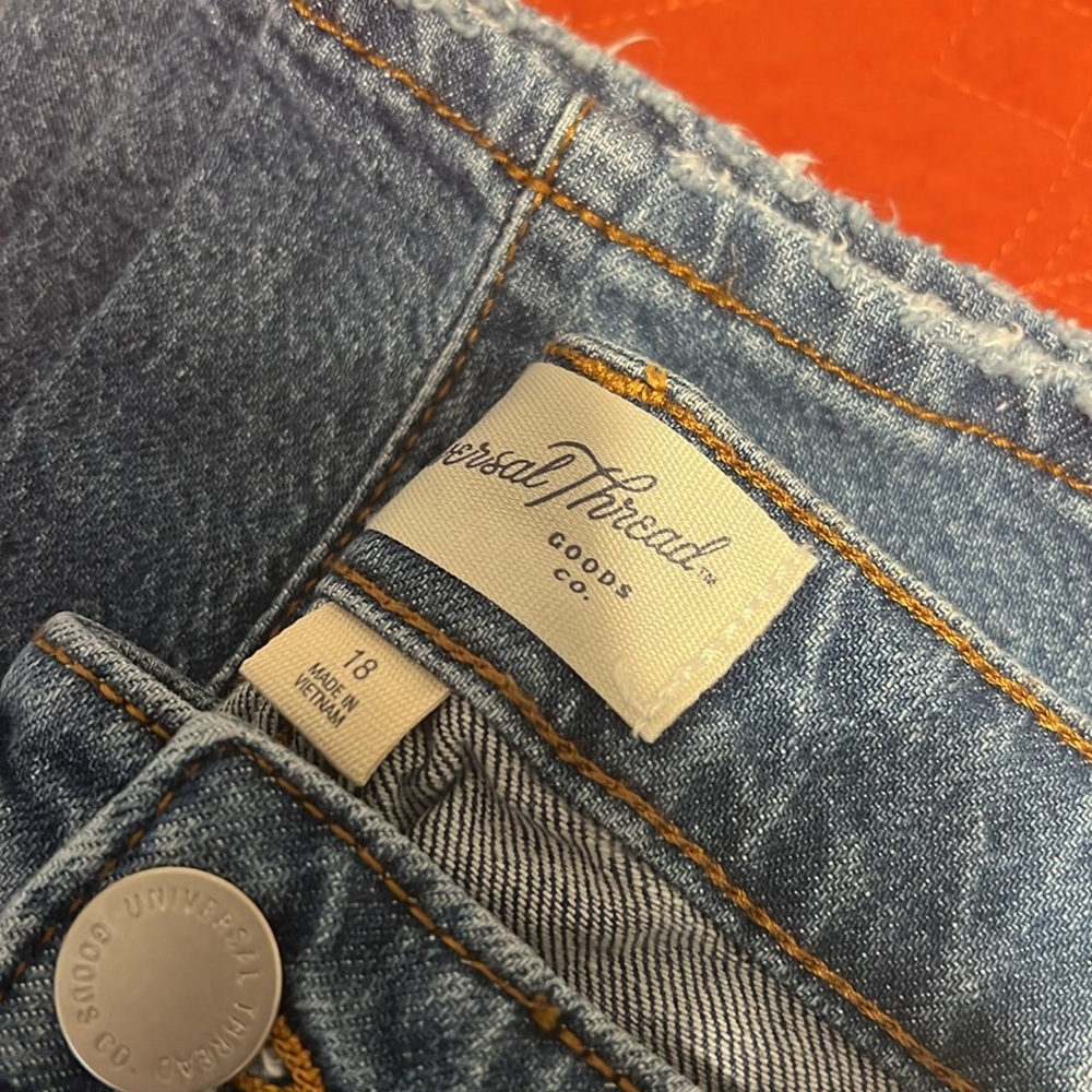 Universal Thread high-rise button fly women’s jea… - image 8